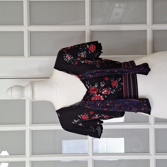 Band of Gypsies Cambridge Black Smocked Blouse Crop Top - Picture 3 of 16